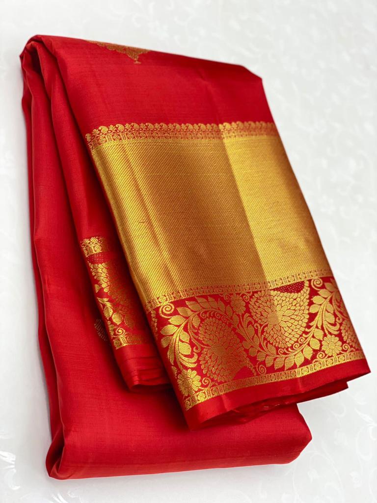 Desirable Red Soft Banarasi Silk Saree With Classic Blouse Piece