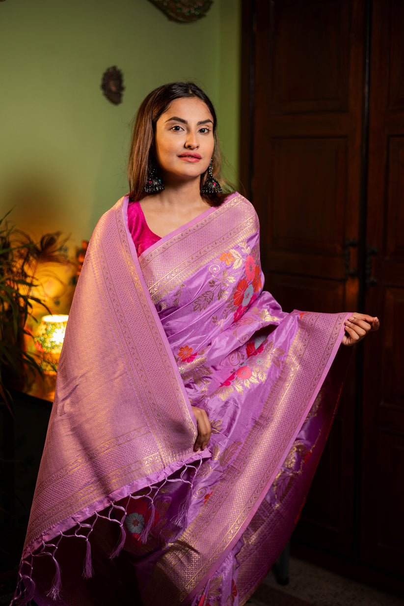 Glorious Lavender Soft Banarasi Silk Saree With Stunner Blouse Piece