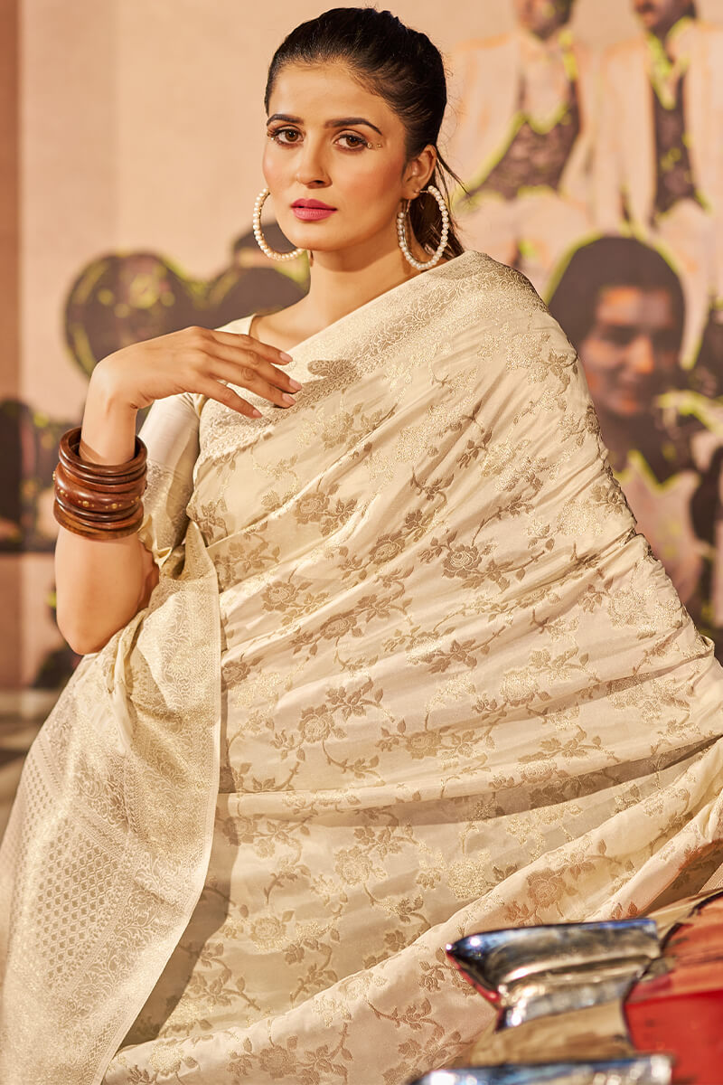 Engrossing Beige Soft Banarasi Silk Saree With Deserving Blouse Piece