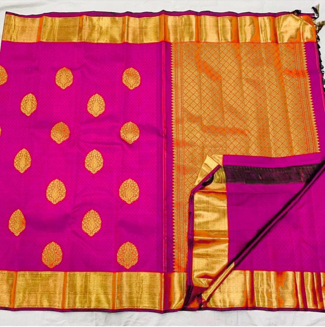 Enchanting Dark Pink Soft Banarasi Silk Saree With Lissome Blouse Piece