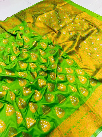 Luxuriant Green Soft Banarasi Silk Saree With Splendorous Blouse Piecew