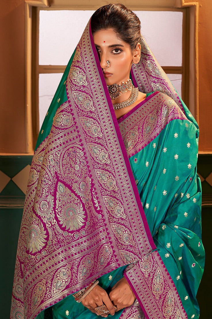 Ineffable Rama Soft Banarasi Silk Saree With Beguiling Blouse Piece