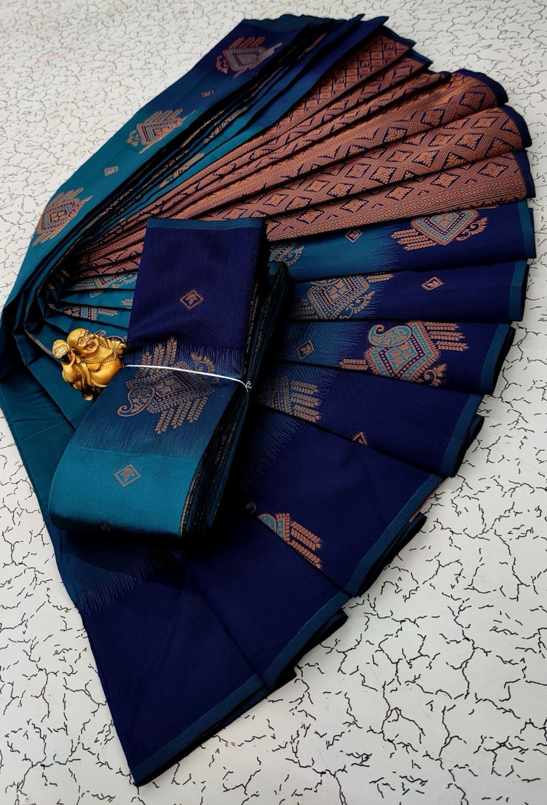 Radiant Firozi Soft Banarasi Silk Saree With Exceptional Blouse Piece