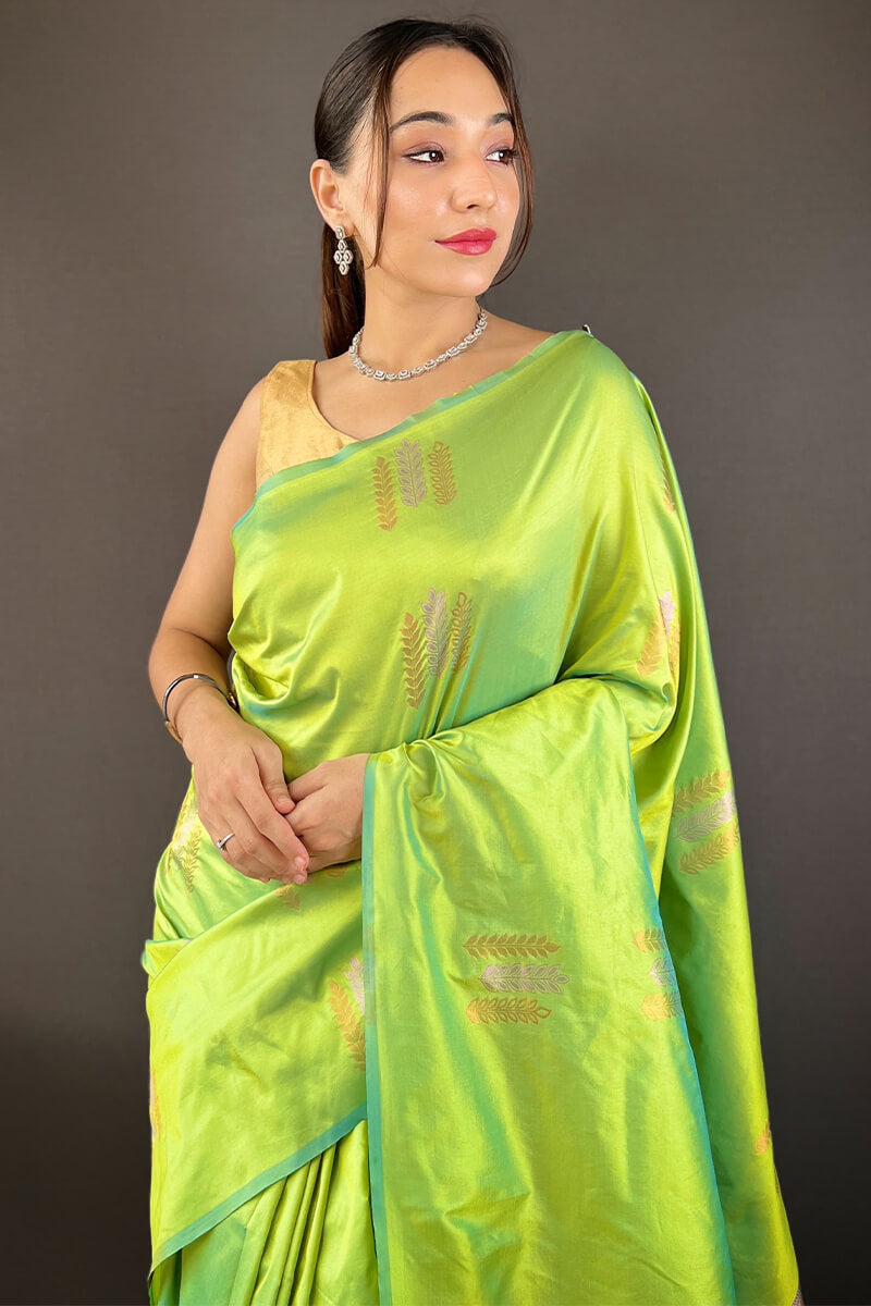 Prominent Parrot Soft Banarasi Silk Saree With Inspiring Blouse Piece